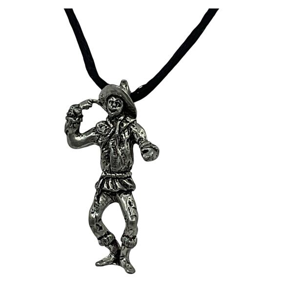 Vintage Scarecrow Pendant Comstock Pewter Wizard of Oz 1998 Nylon Necklace - Picture 1 of 6